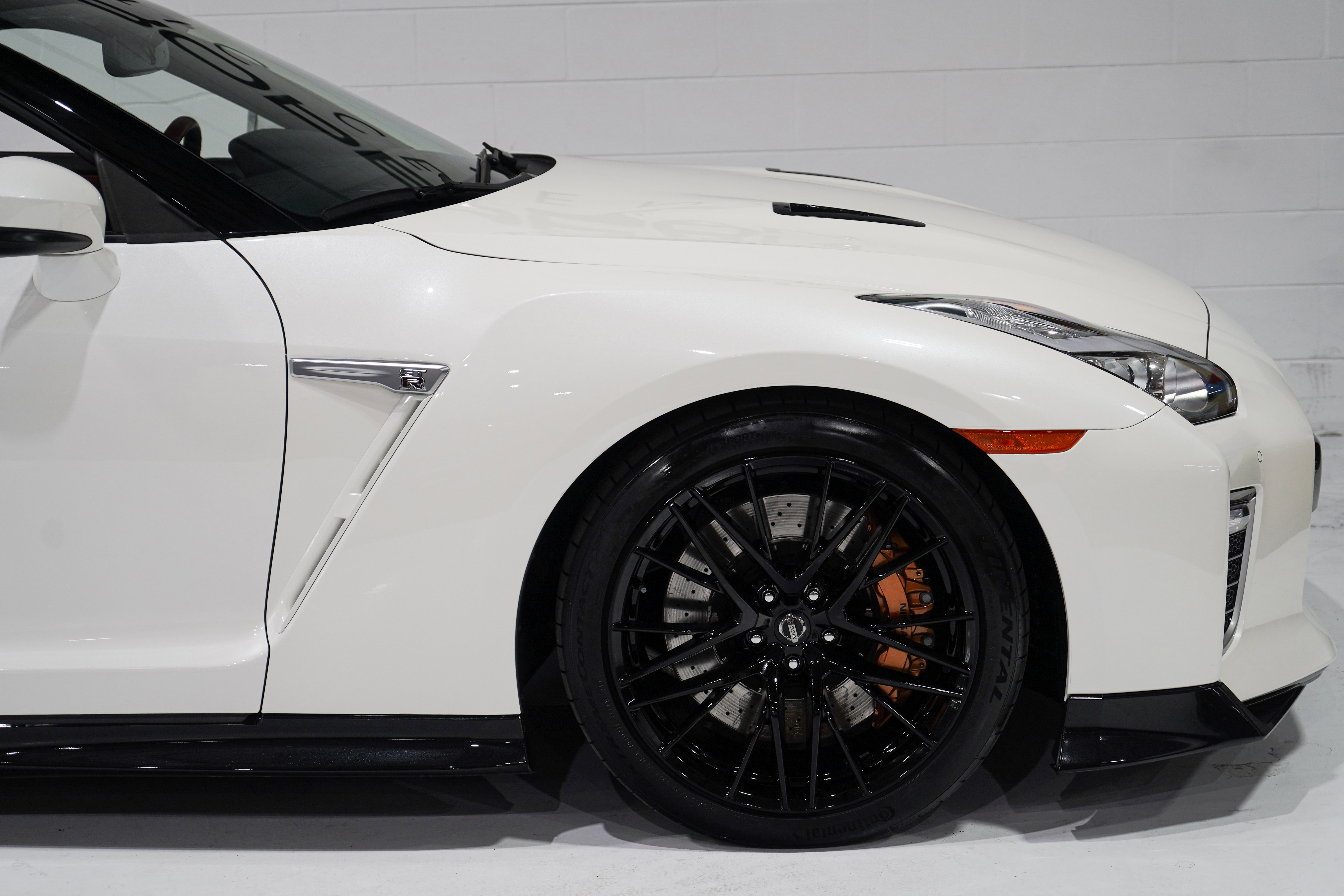 Used 2021 Nissan GT-R Premium AWD/4WD image 20