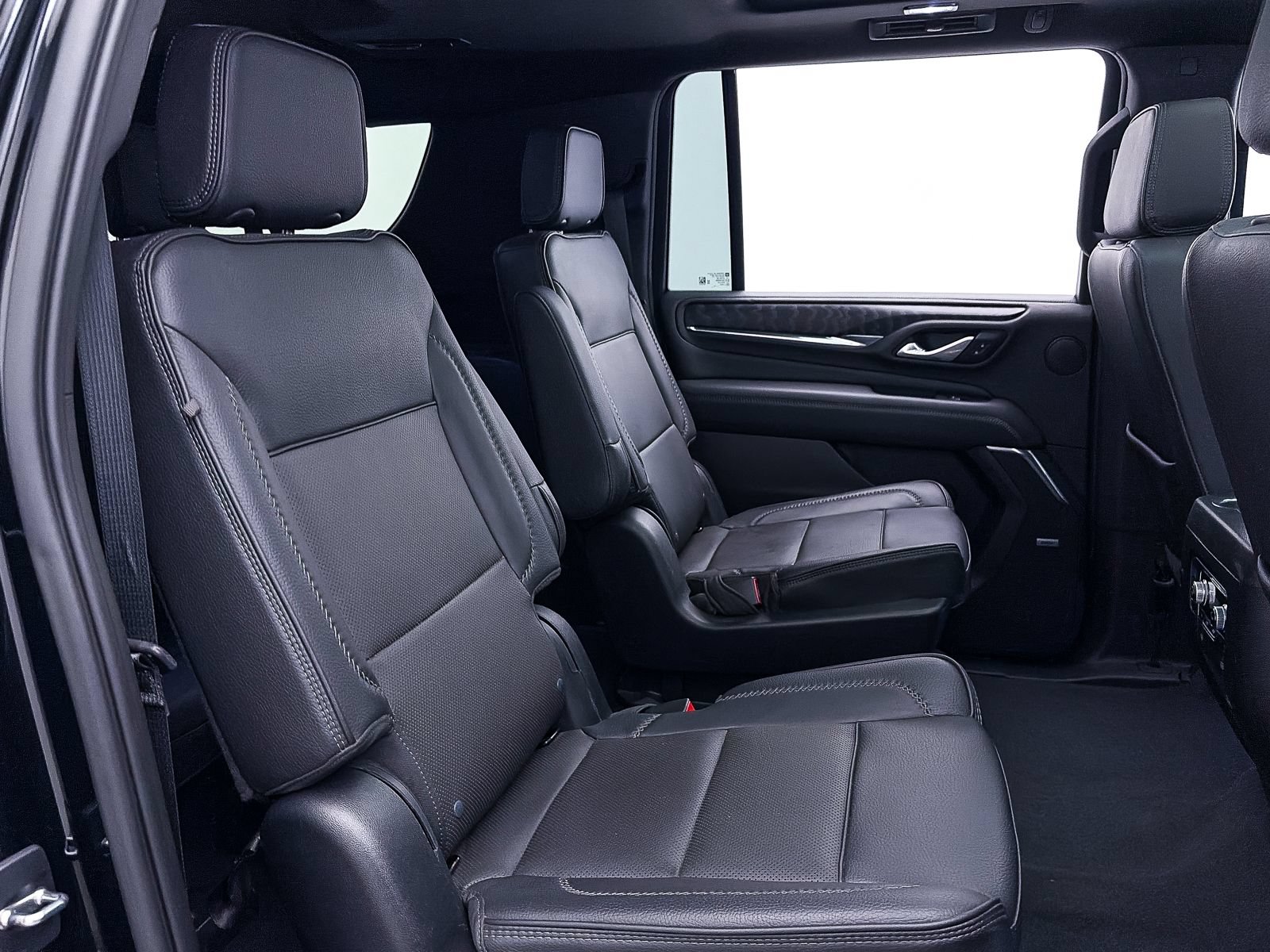 Used 2023 GMC Yukon XL Denali AWD/4WD image 39