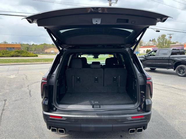 Used 2024 Chevrolet Traverse LS FWD image 8