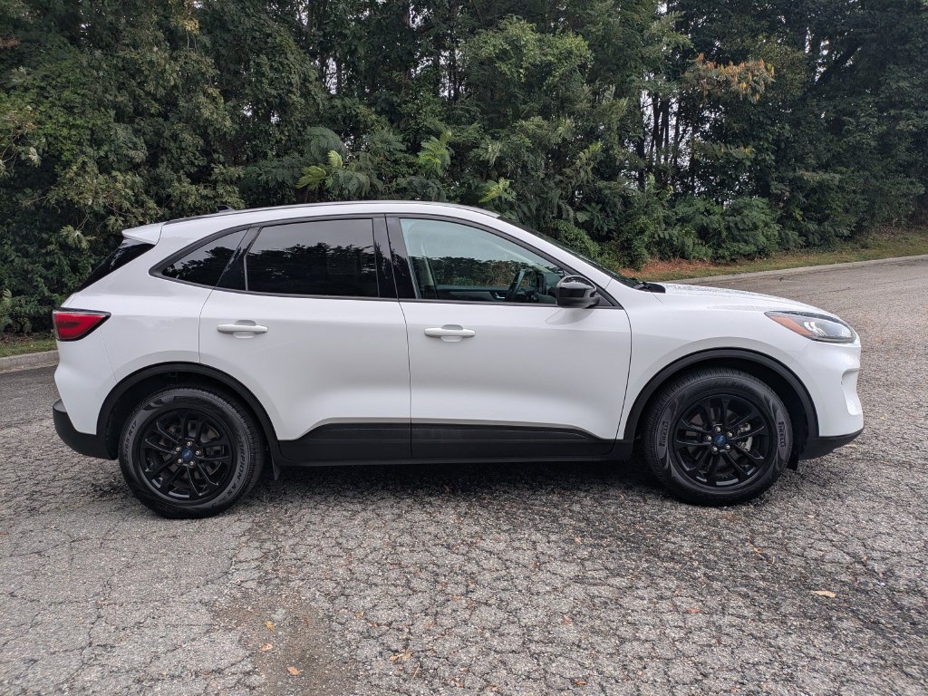 Used 2020 Ford Escape SE Sport FWD image 3