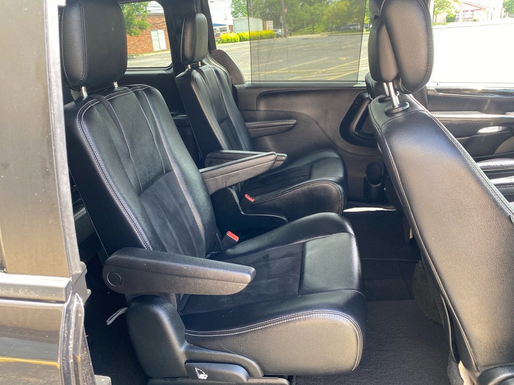 Used 2018 Dodge Grand Caravan SXT w/ Driver Convenience Group image 20