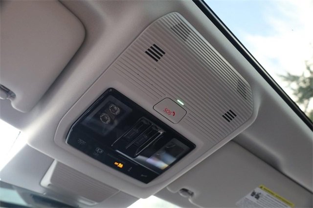 New 2025 Volkswagen Tiguan SE image 17