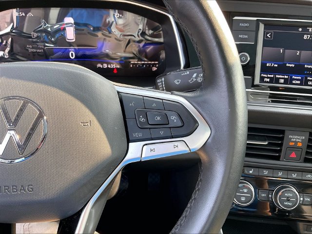 Certified 2022 Volkswagen Jetta SE FWD image 14