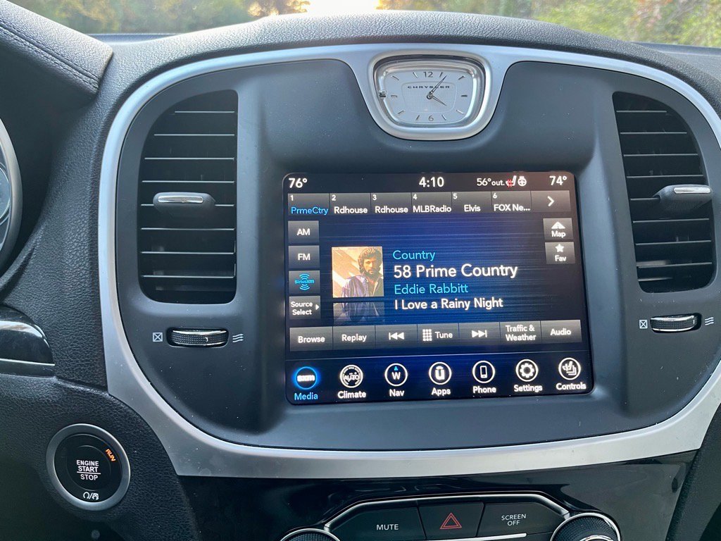 New 2023 Chrysler 300 Touring L w/ Popular Equipment Group image 23