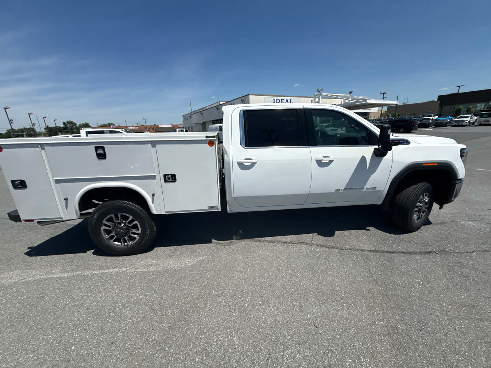 New 2026 GMC Sierra 3500 SLE w/ SLE Convenience Package AWD/4WD image 24