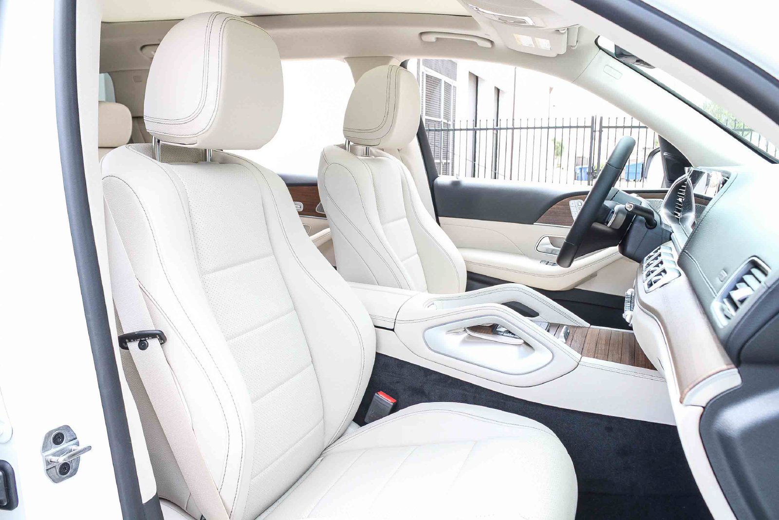 New 2026 Mercedes-Benz GLS 450 4MATIC image 17
