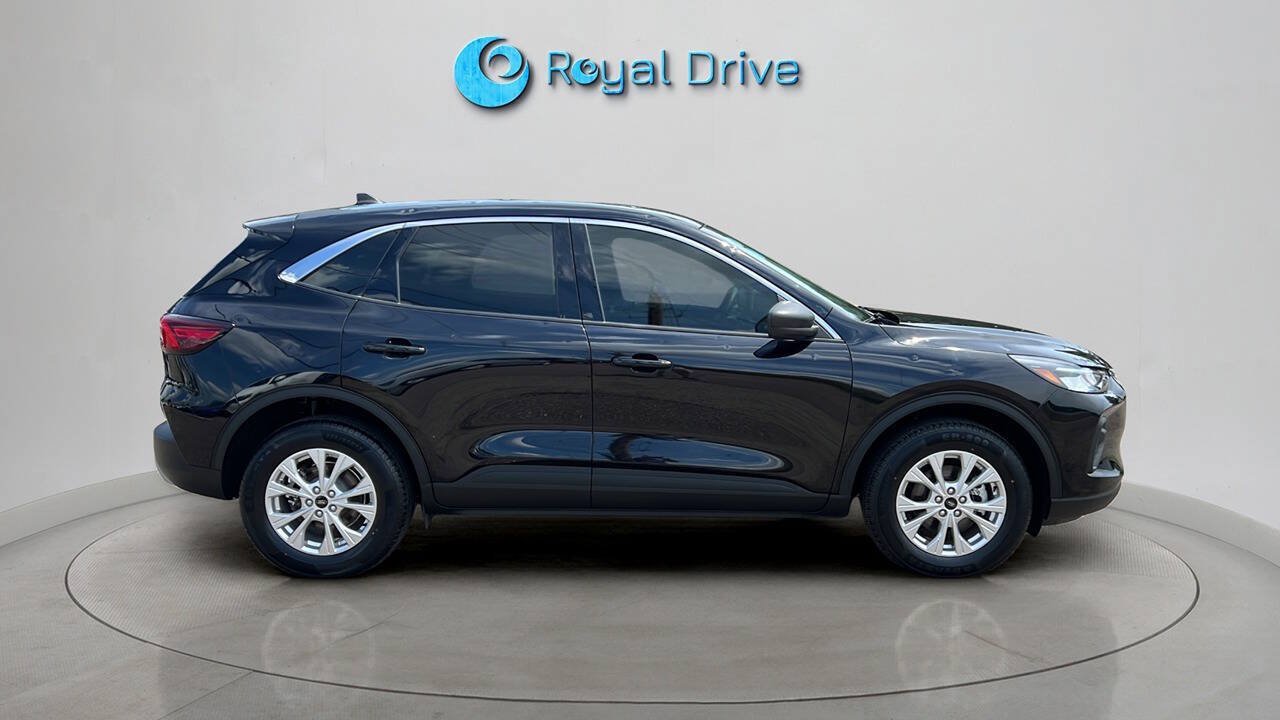 Used 2023 Ford Escape Active AWD/4WD image 7