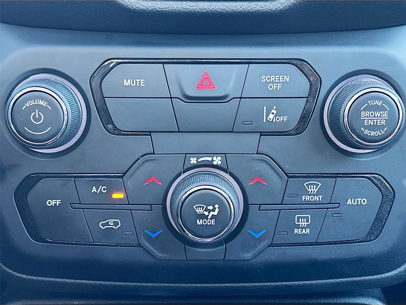 Used 2021 Jeep Renegade Trailhawk w/ Sun & Sound Group image 17