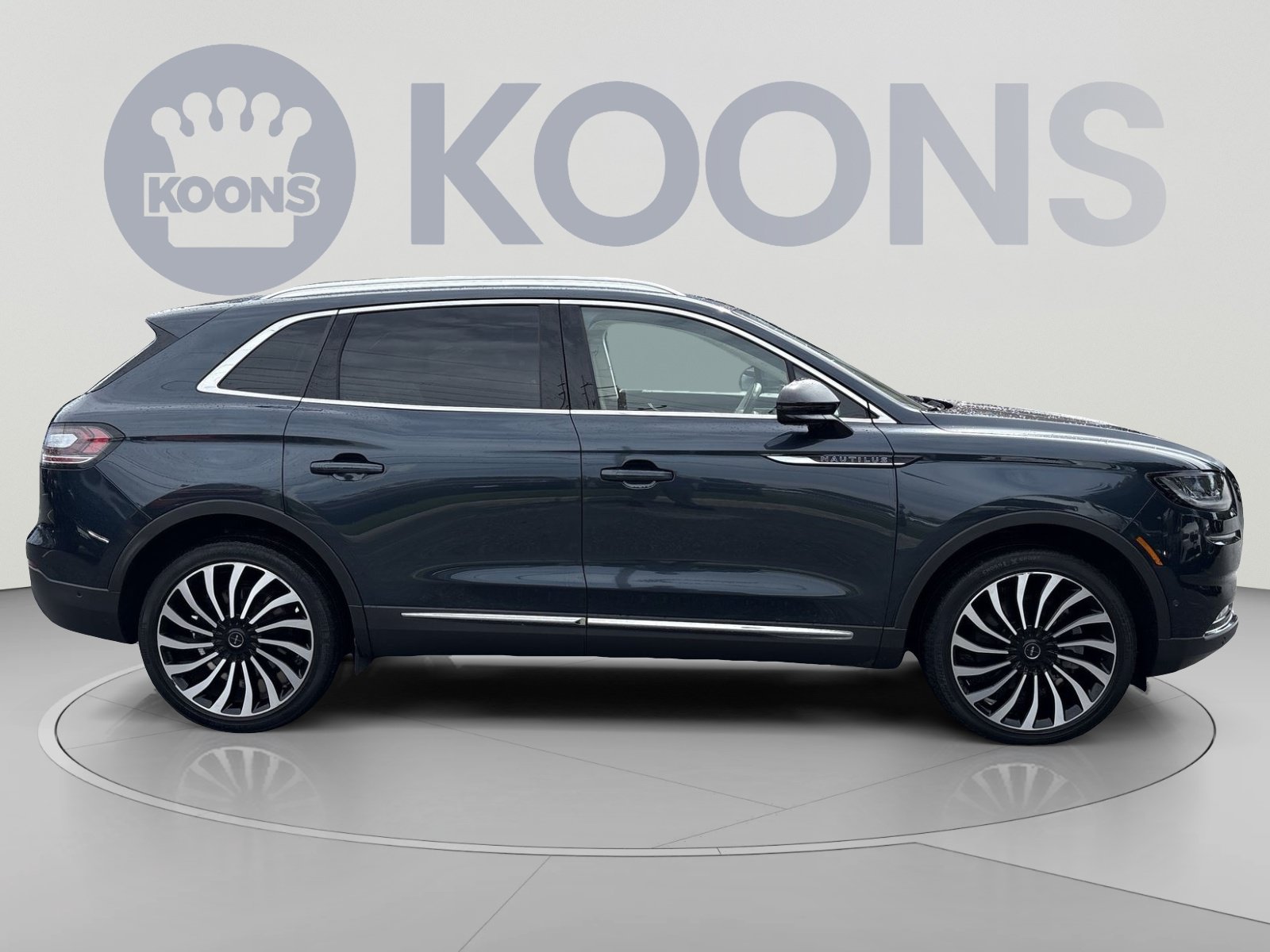 Used 2023 Lincoln Nautilus Black Label w/ Class II Trailer Tow Package AWD/4WD image 8