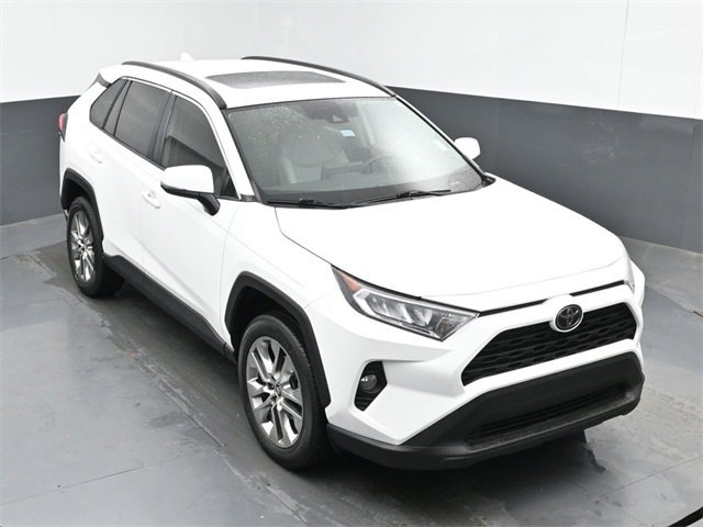 Used 2020 Toyota RAV4 XLE Premium image 34