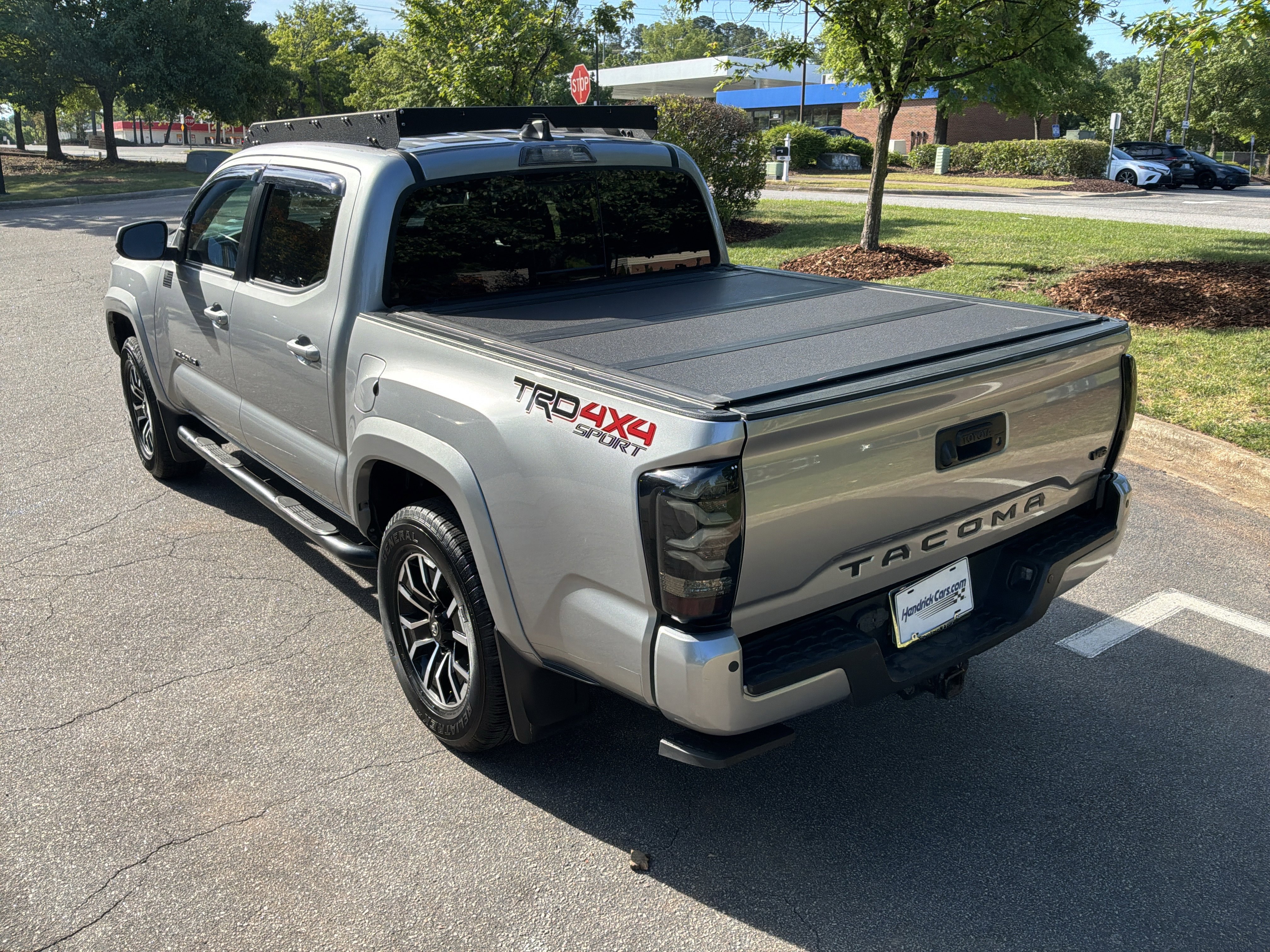 Used 2021 Toyota Tacoma TRD Sport w/ Technology Package AWD/4WD image 8