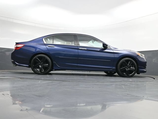 Used 2017 Honda Accord Sport Special Edition image 30