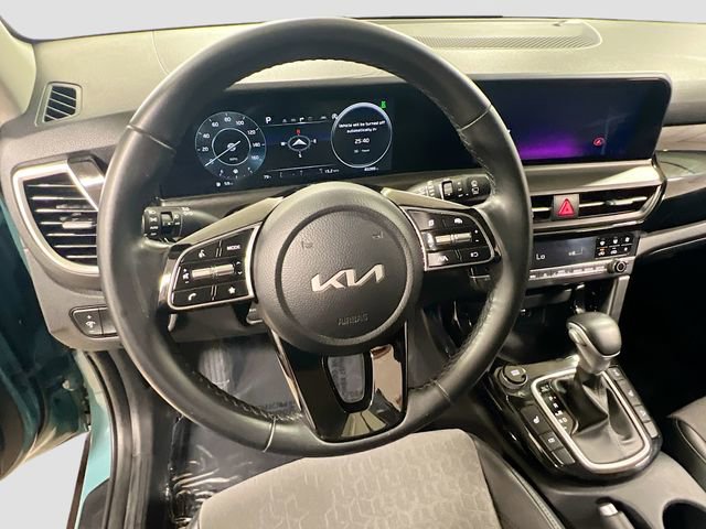 Certified 2024 Kia Seltos S image 11