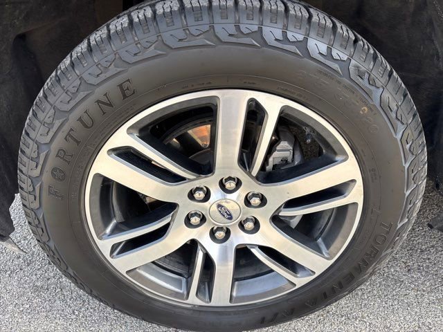 Used 2023 Ford Expedition Limited image 10