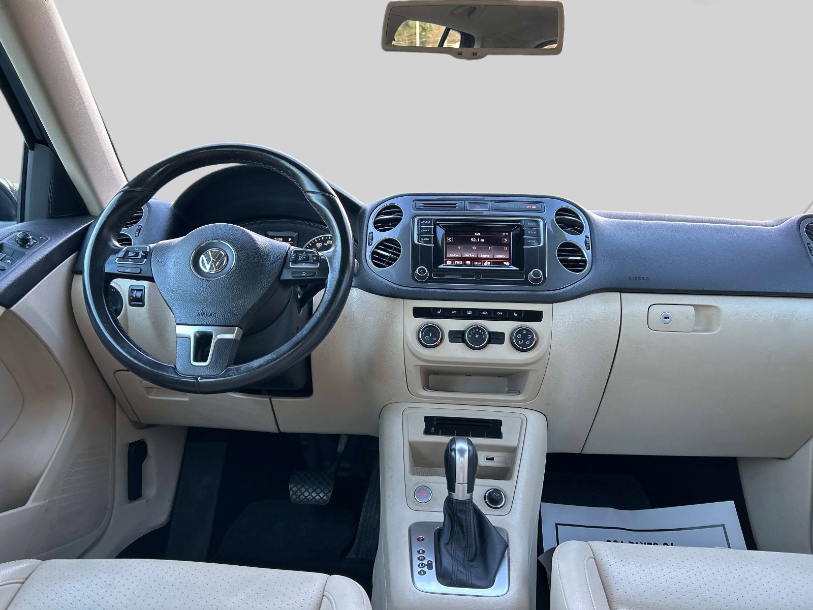 Used 2016 Volkswagen Tiguan SE image 16