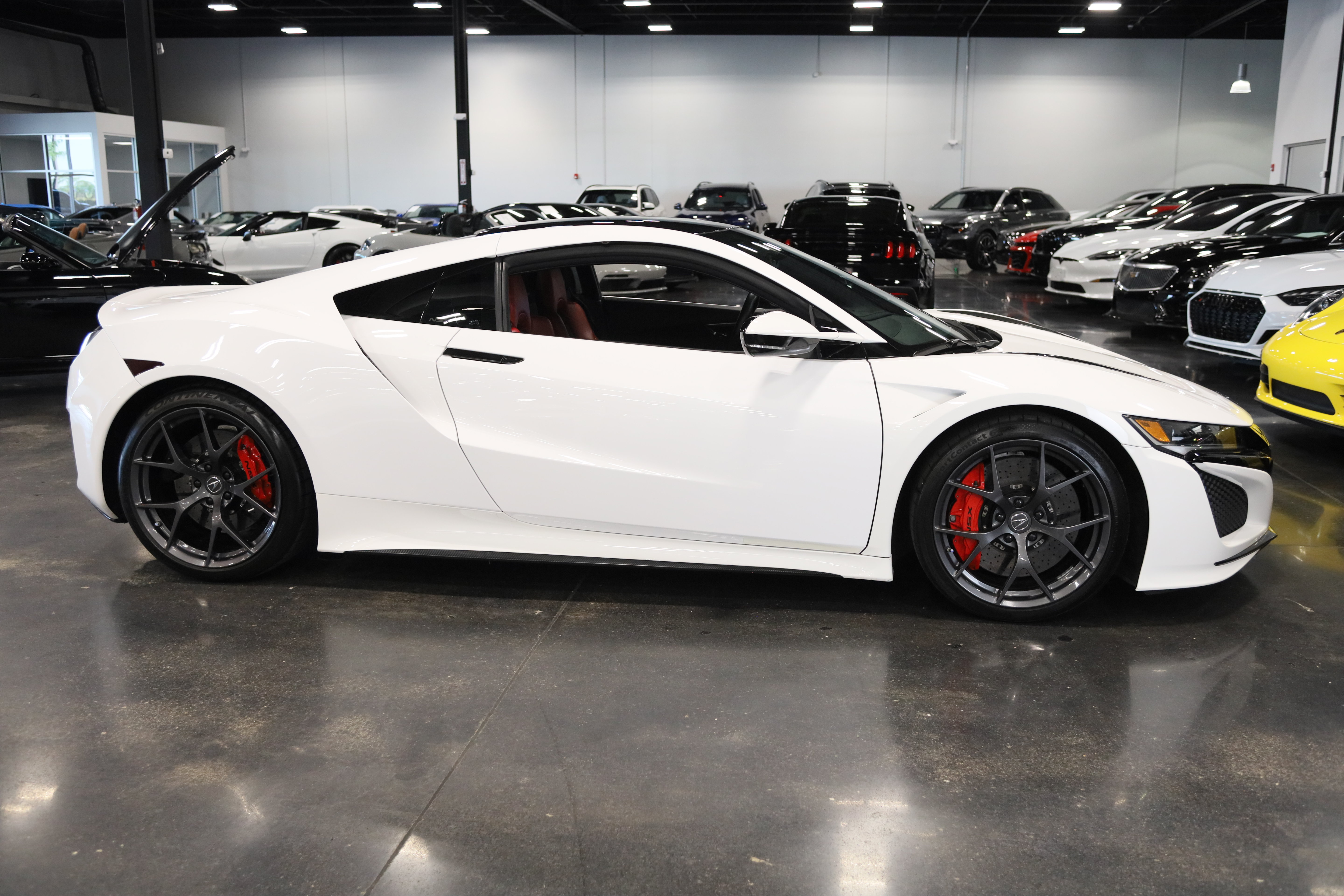 Used 2017 Acura NSX AWD/4WD image 9