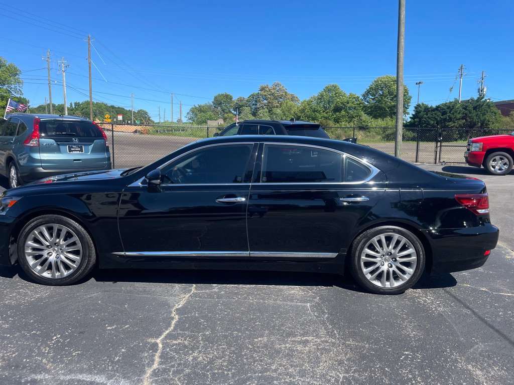 Used 2015 Lexus LS 460 L w/ Ultra Luxury Package RWD image 3