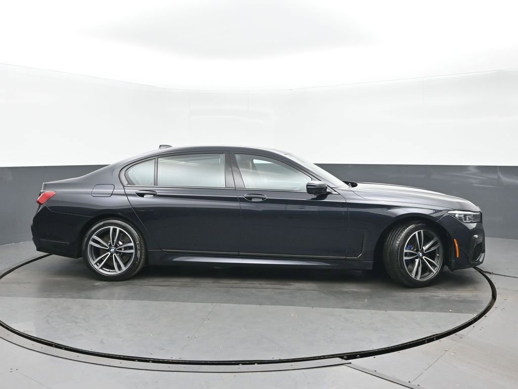 Used 2022 BMW 740i xDrive w/ M Sport Package image 2