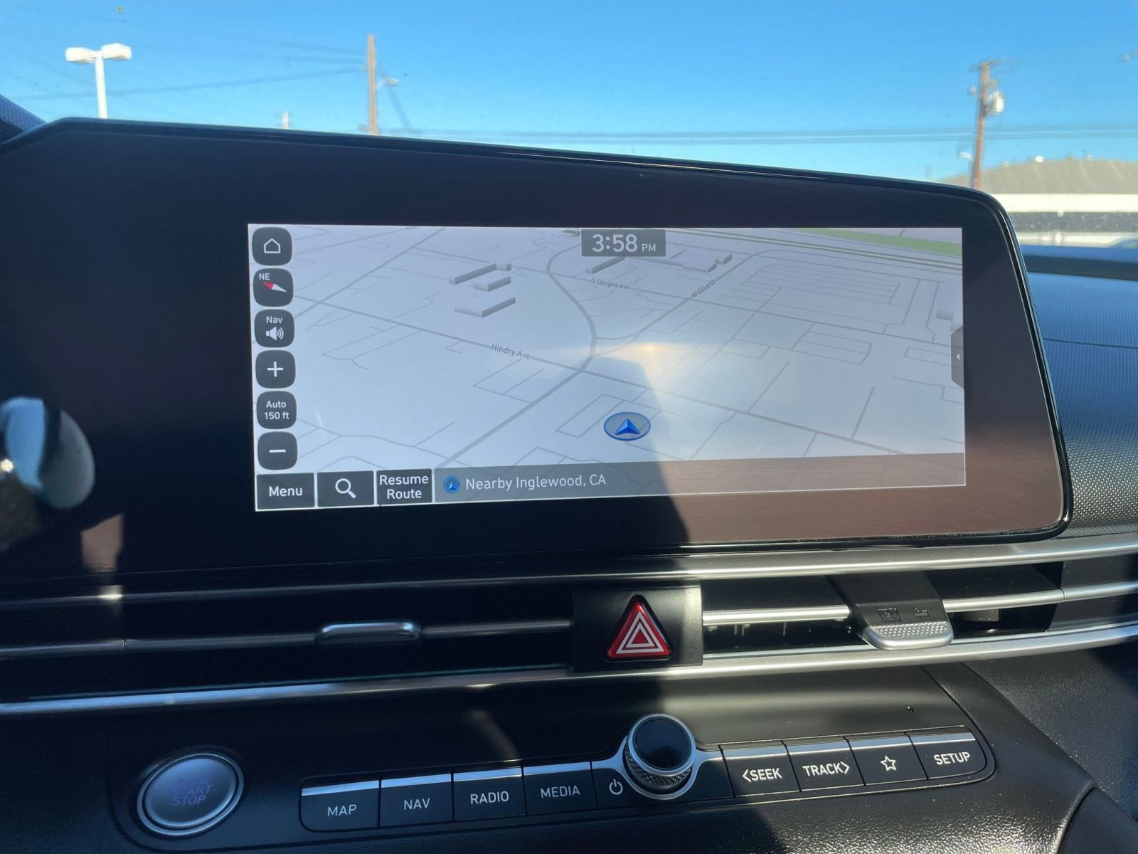 Used 2025 Hyundai Elantra Limited image 21