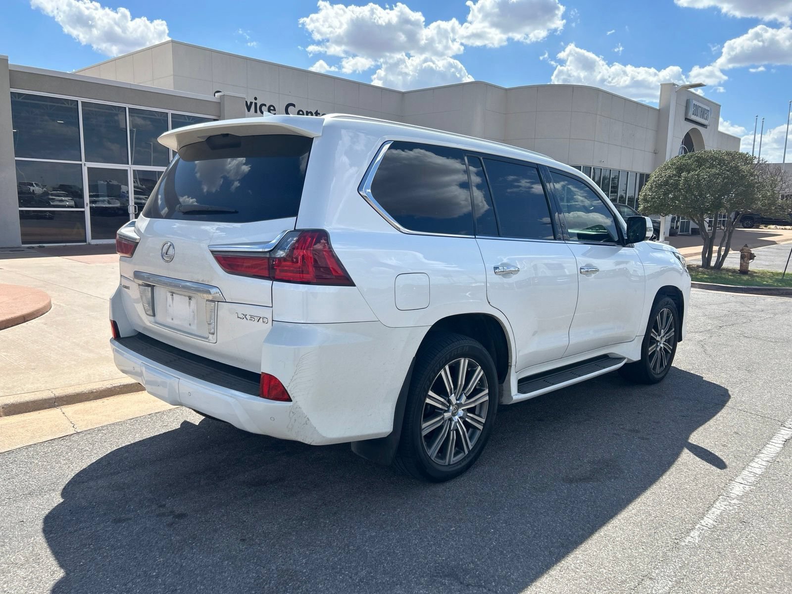 Used 2017 Lexus LX 570 4WD w/ Luxury Package image 5