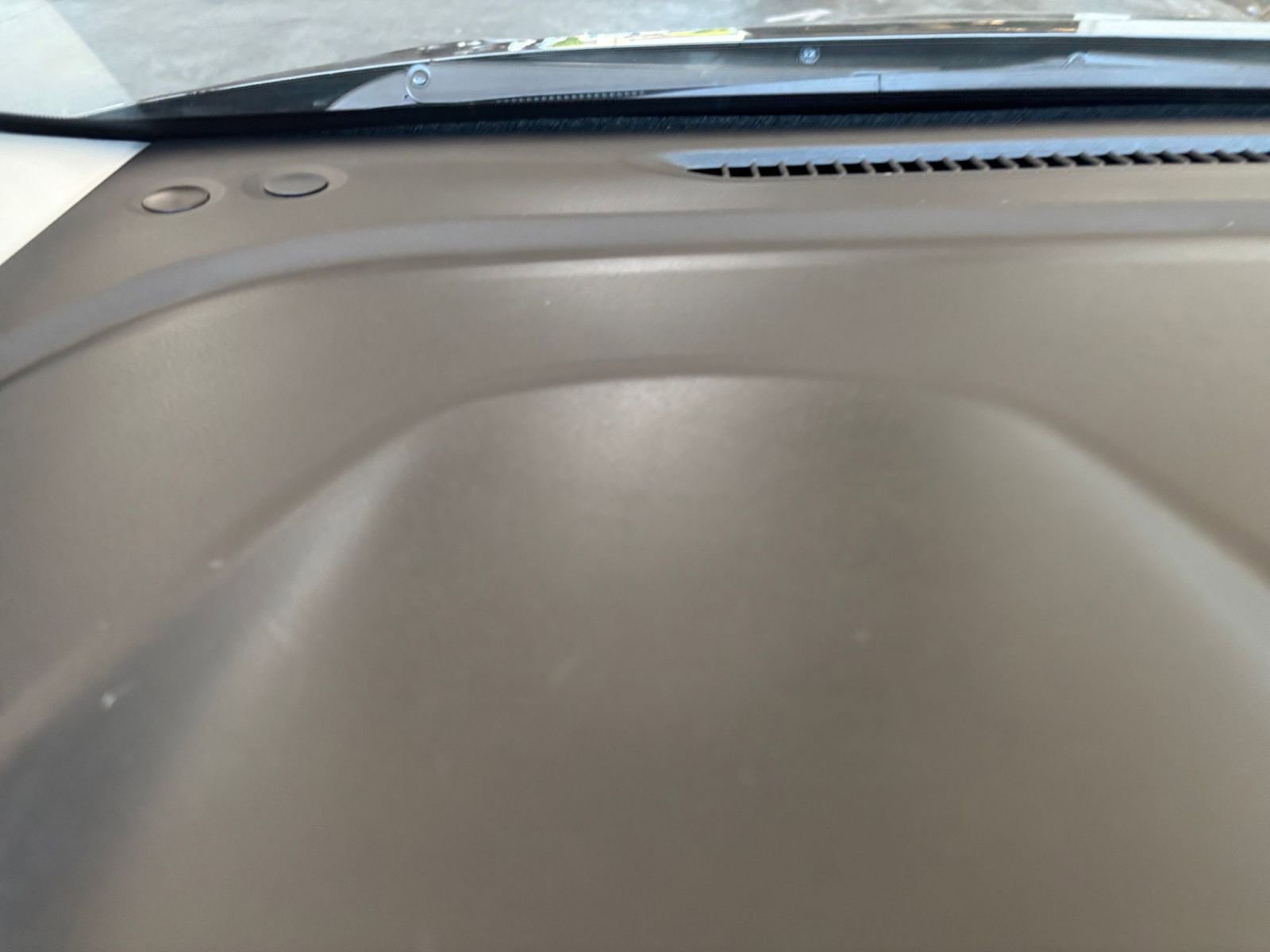 Used 2025 Nissan Versa SV FWD image 34