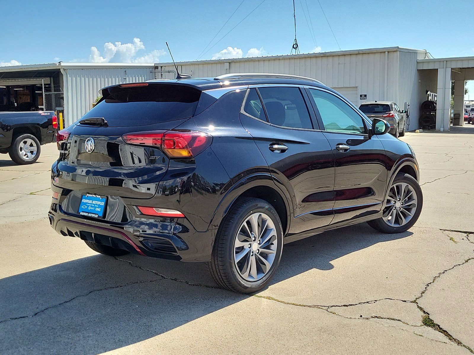 Used 2023 Buick Encore GX Select w/ Sport Touring Package image 5