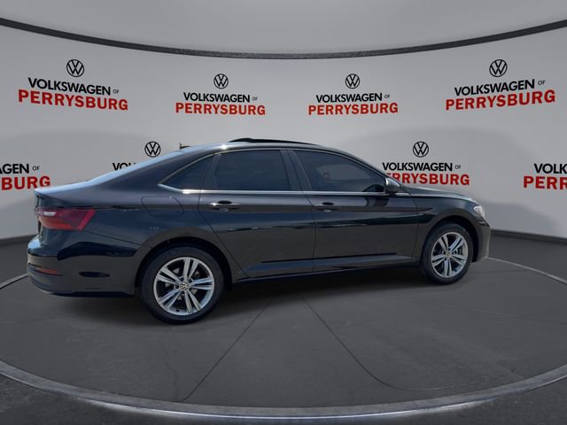 Certified 2022 Volkswagen Jetta SE FWD image 8