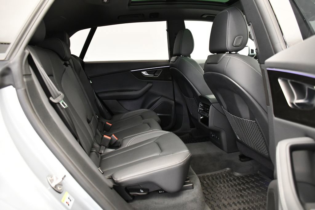 Used 2025 Audi Q8 Premium Plus image 52