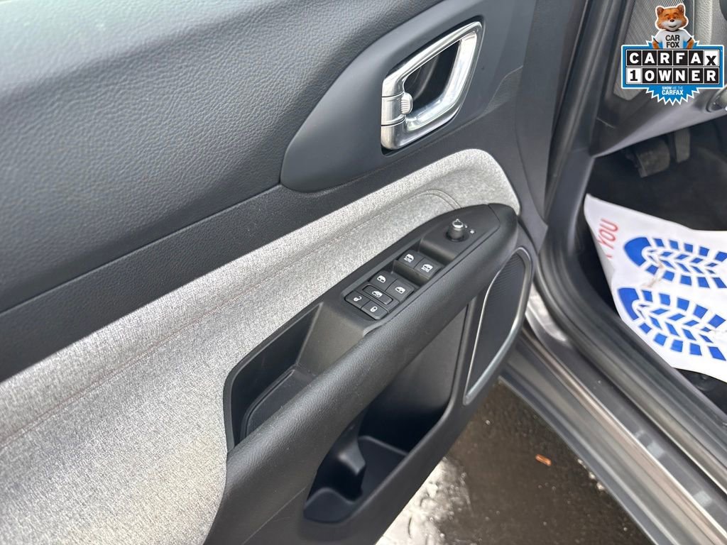 Certified 2022 Jeep Compass Latitude image 12