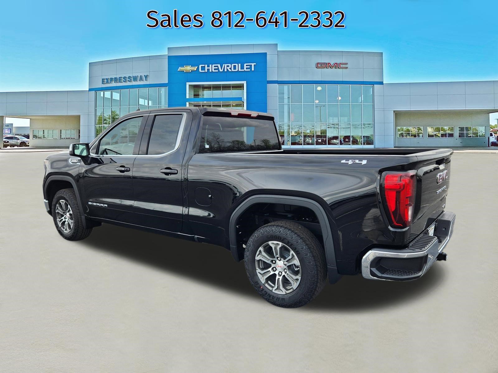 New 2026 GMC Sierra 1500 SLE image 3
