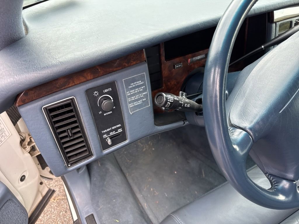 Used 1995 Cadillac Fleetwood Brougham image 15