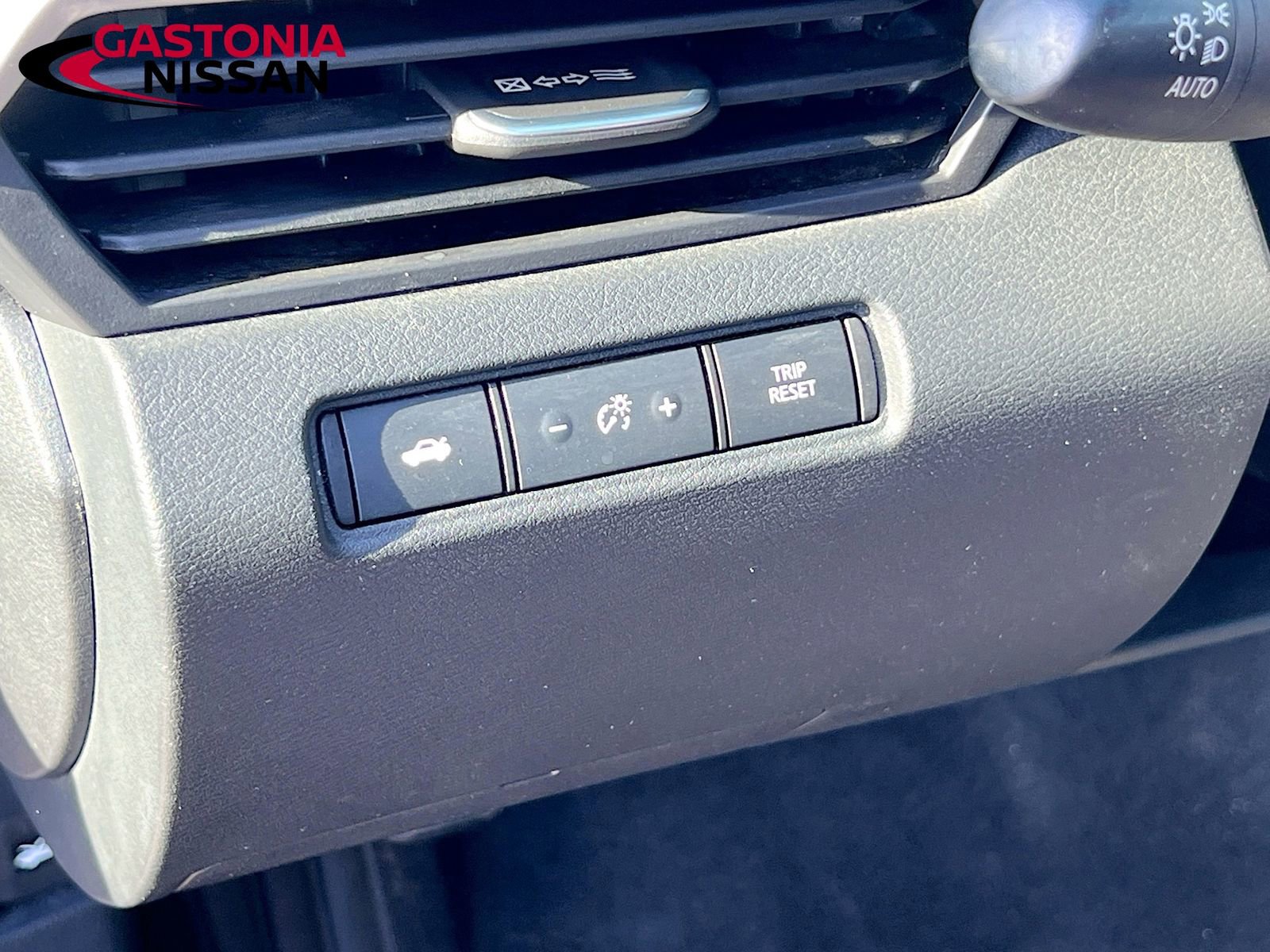 Used 2024 Nissan Altima 2.5 SR w/ SR Premium Package FWD image 13