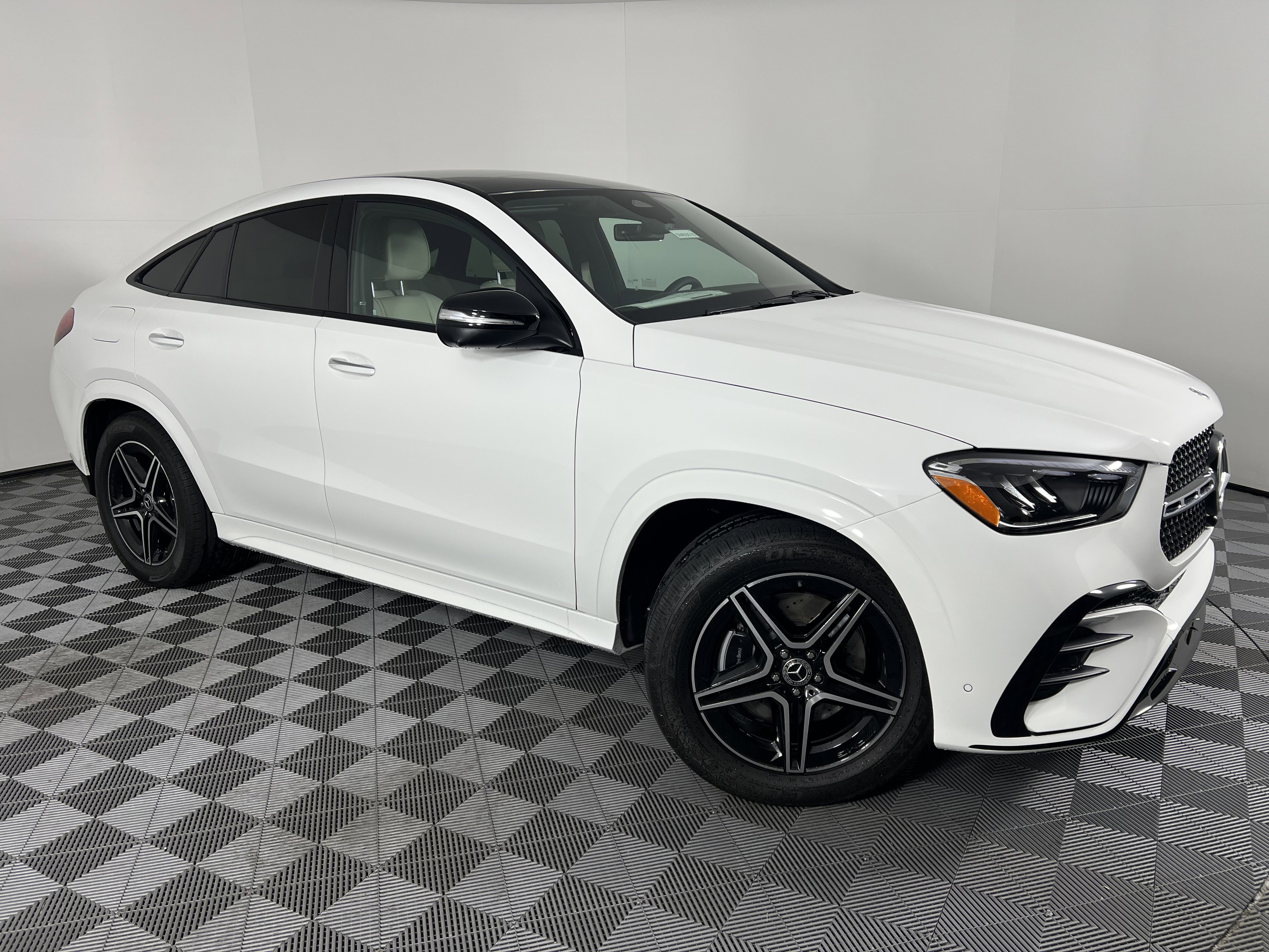 New 2026 Mercedes-Benz GLE 450 4MATIC Coupe image 2
