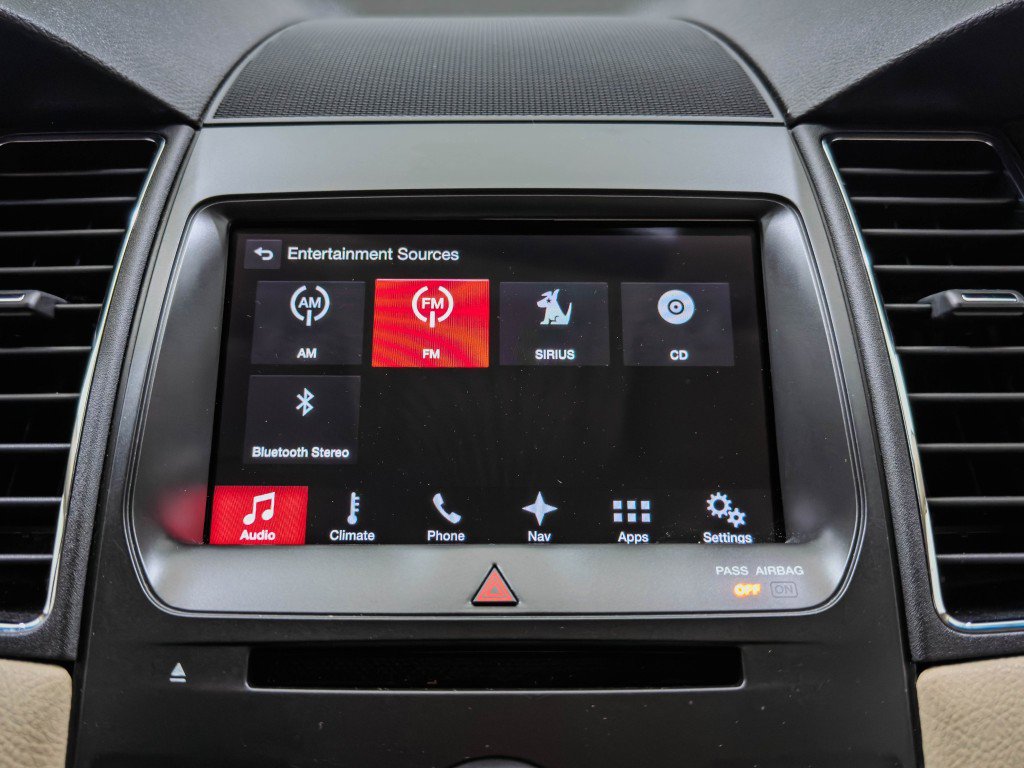 Used 2016 Ford Taurus Limited image 37