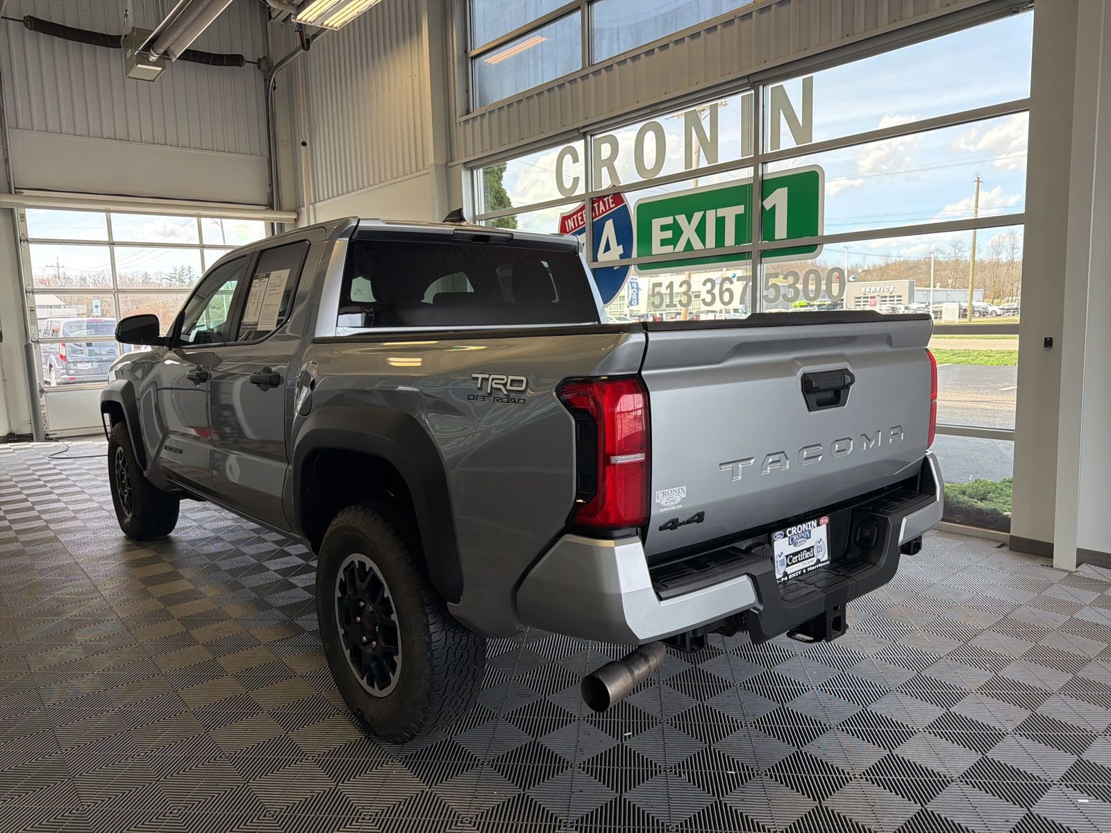 Used 2025 Toyota Tacoma TRD Off-Road image 4