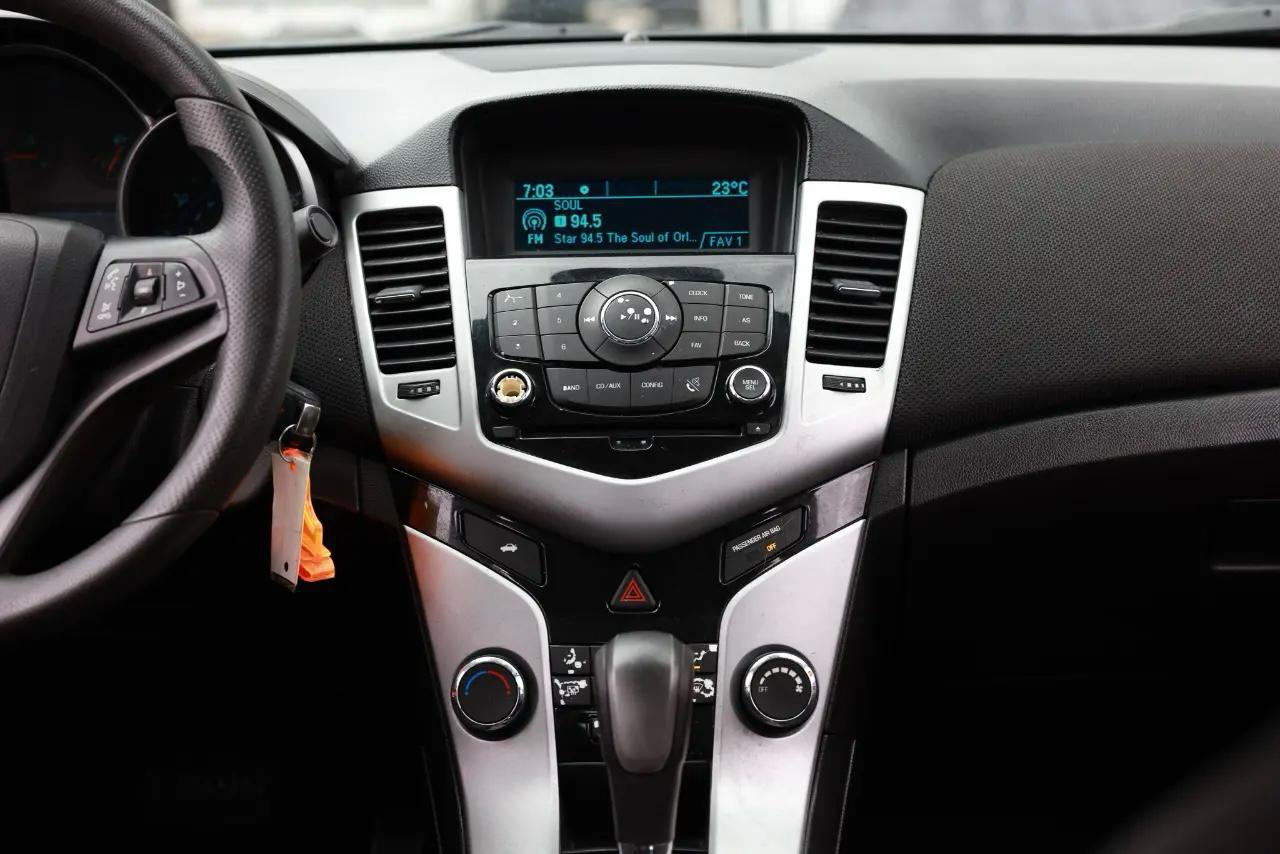 Used 2015 Chevrolet Cruze LT FWD image 32