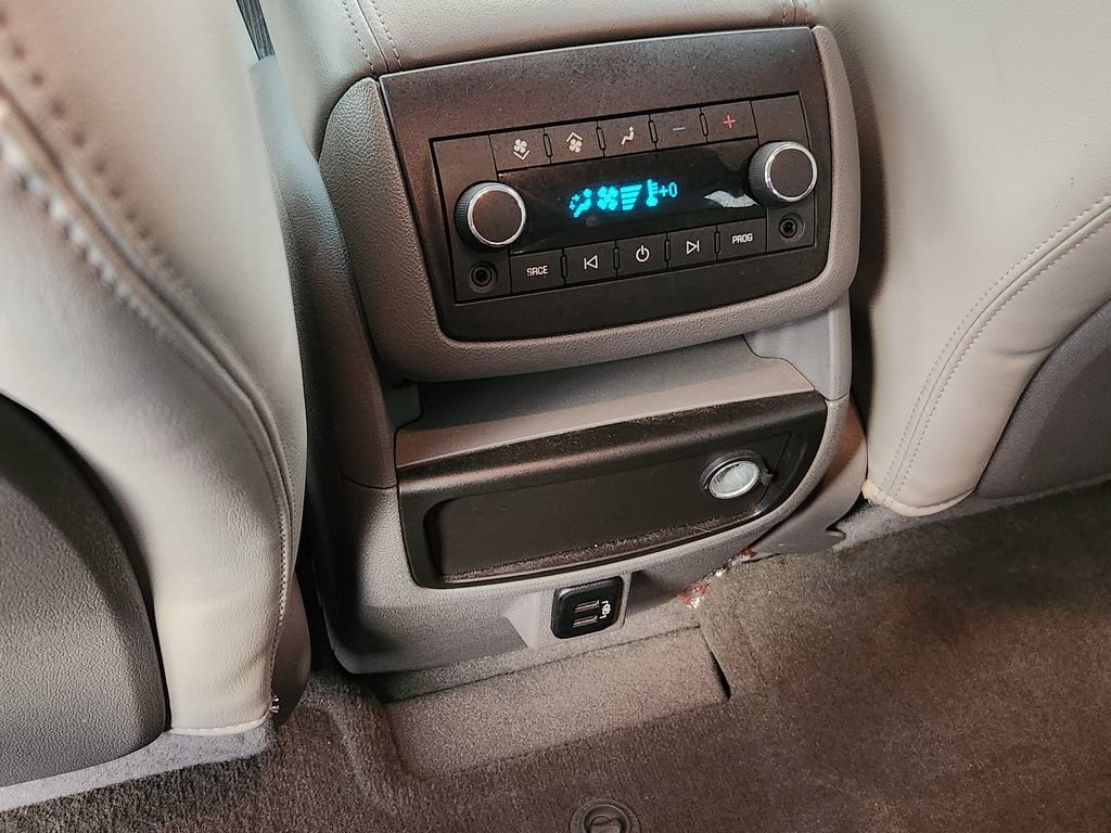 Used 2017 Chevrolet Traverse LT FWD image 26