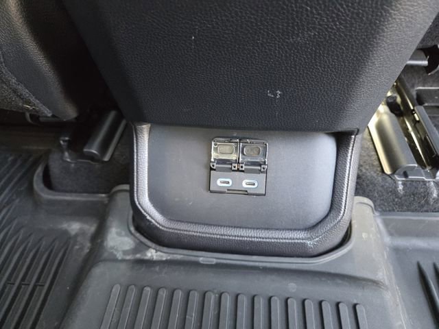 Used 2022 Toyota Highlander XLE AWD/4WD image 18