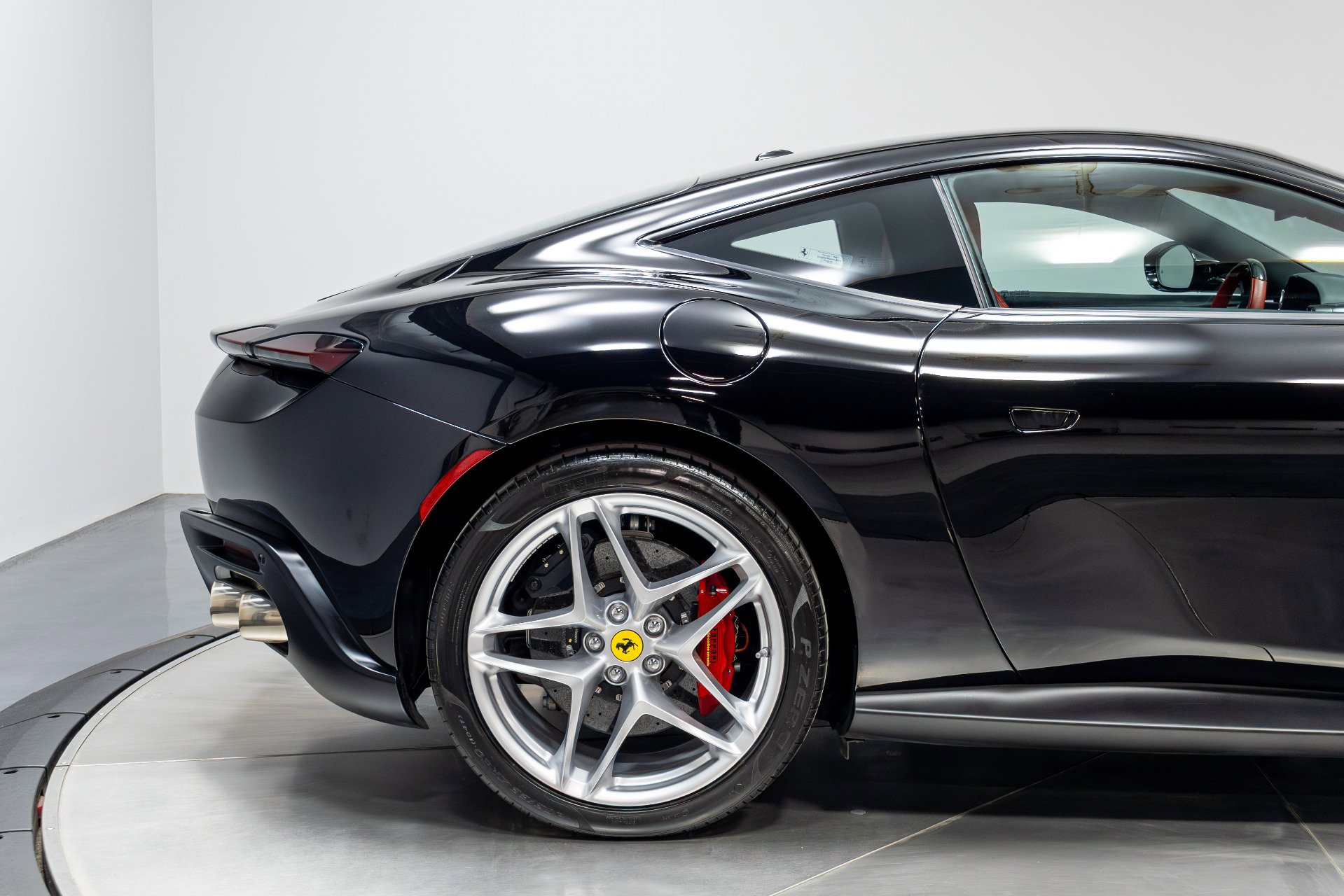 Used 2022 Ferrari Roma image 19