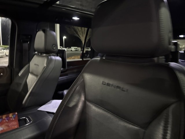 Used 2022 GMC Yukon XL Denali w/ Max Trailering Package image 6