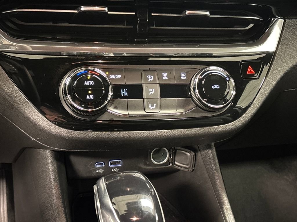 Used 2025 Buick Envista Sport Touring image 37