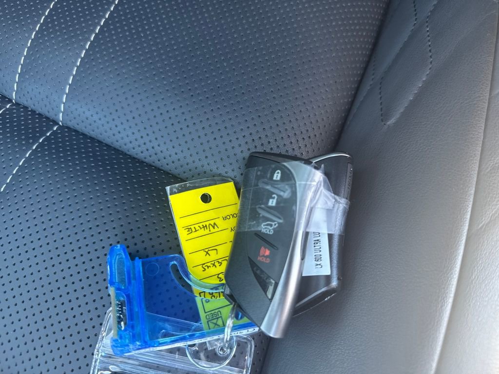 Used 2023 Lexus LX 600 4WD w/ Accessory Package (Z1) image 31