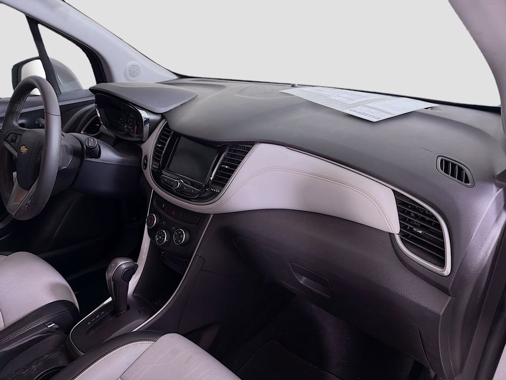 Used 2021 Chevrolet Trax LT w/ Sport Edition image 28