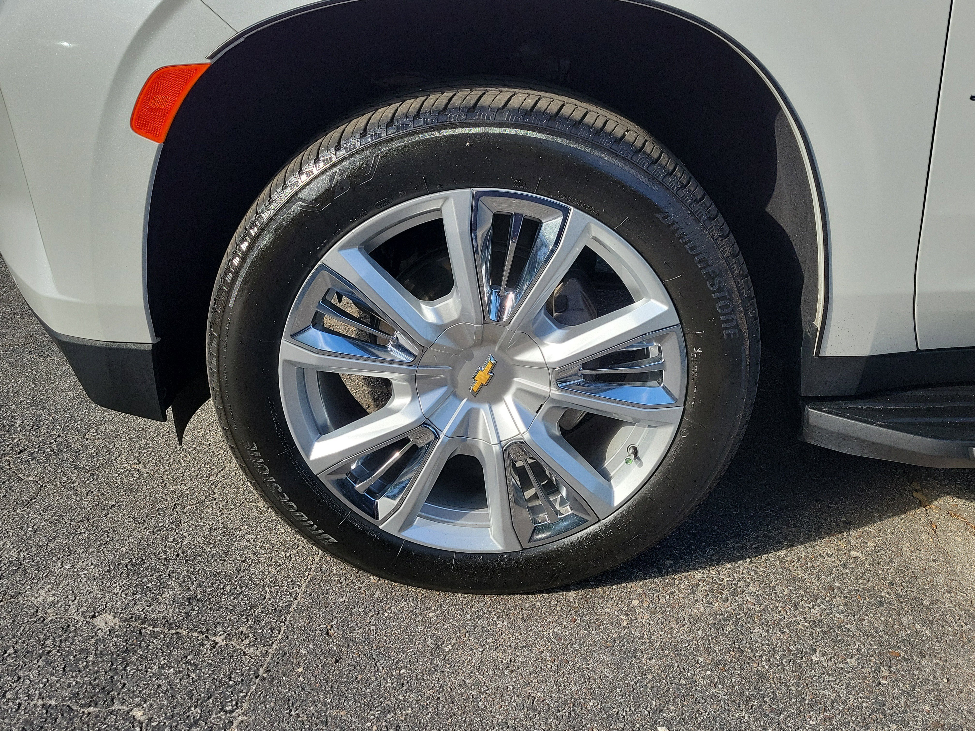 Used 2024 Chevrolet Tahoe High Country RWD image 4