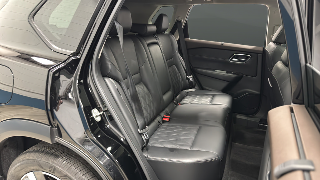 Used 2023 Nissan Rogue Platinum w/ Platinum Premium Package FWD image 24