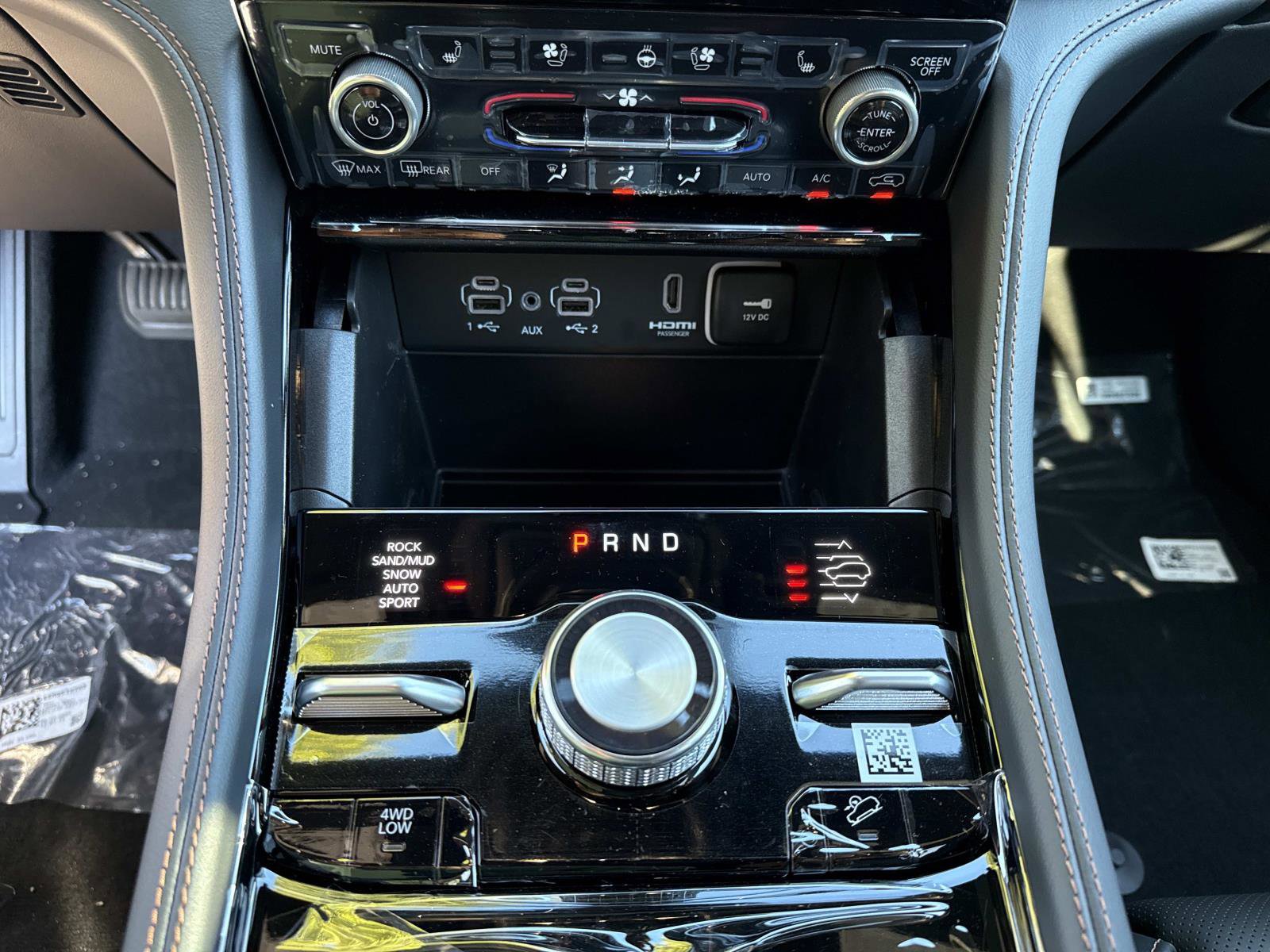 New 2025 Jeep Grand Cherokee Summit image 28