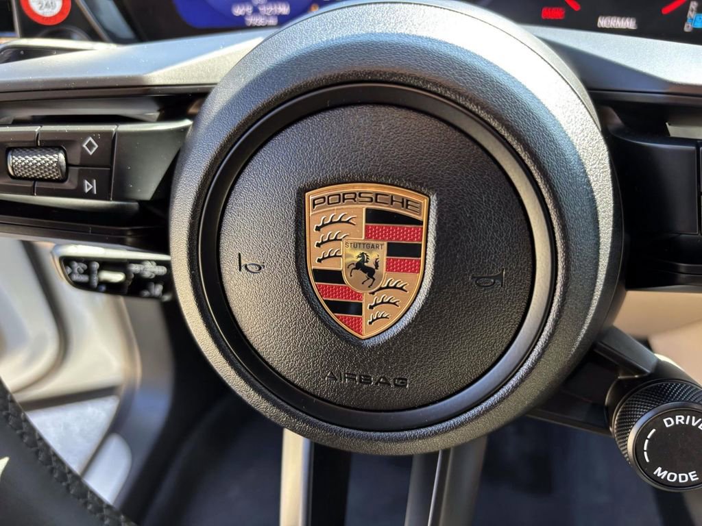 Used 2024 Porsche Macan 4 Electric image 29