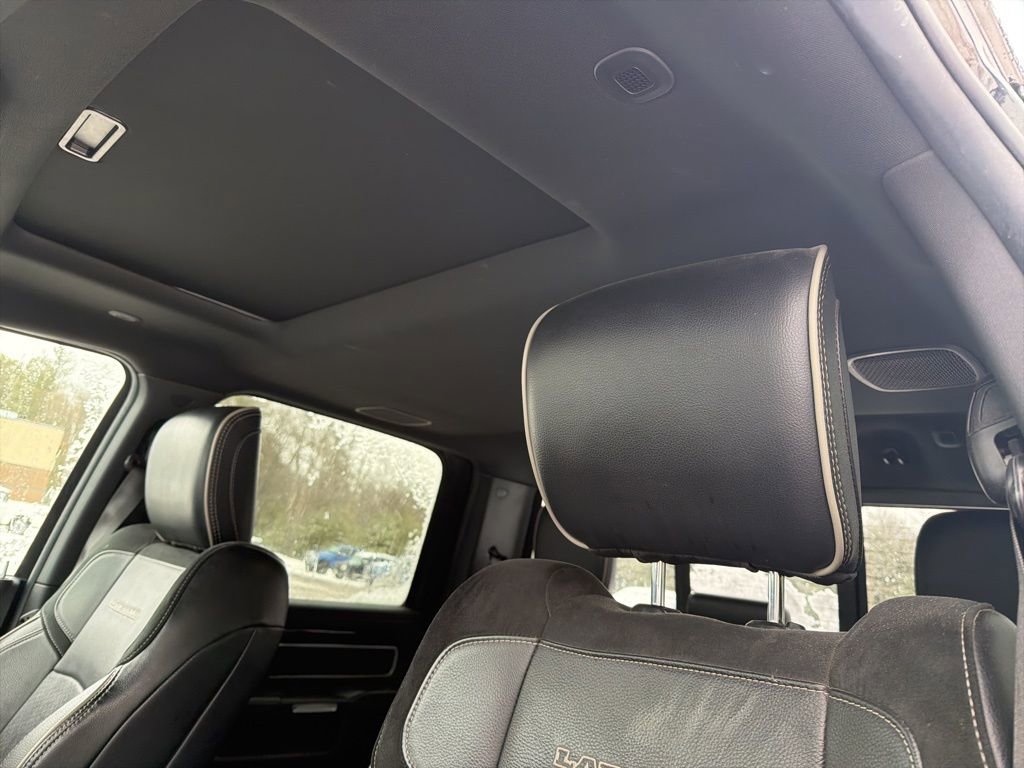 Used 2019 RAM 2500 Laramie w/ Black Appearance Package image 15