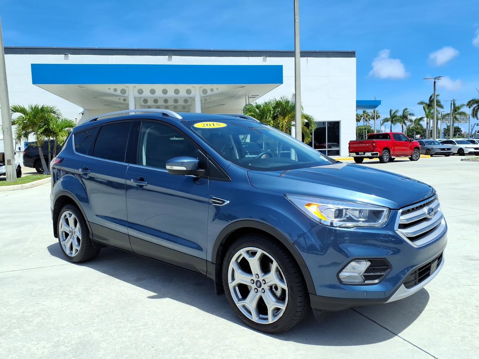Used 2018 Ford Escape Titanium w/ Ford Safe & Smart Package FWD image 17