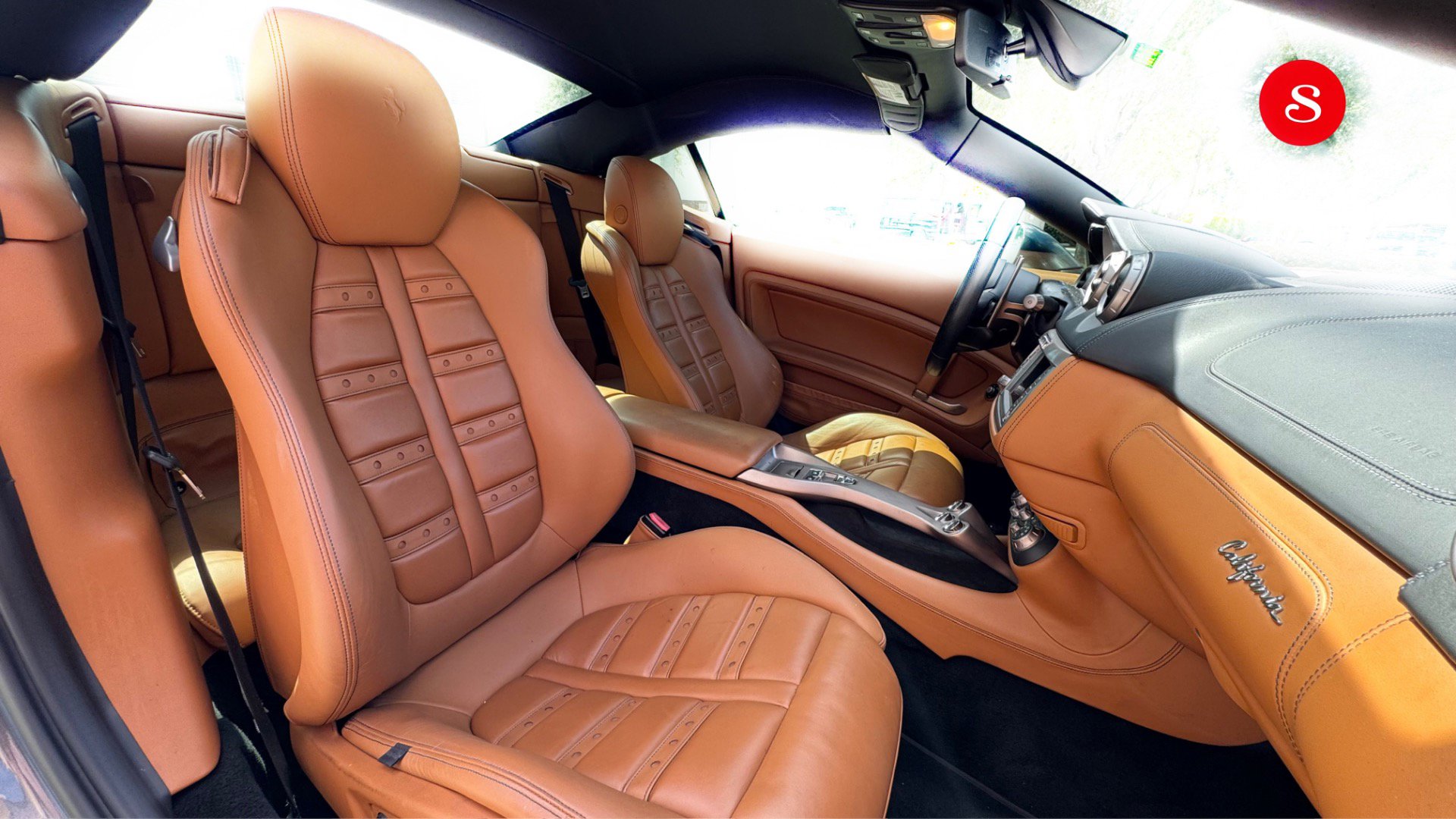 Used 2013 Ferrari California RWD image 14